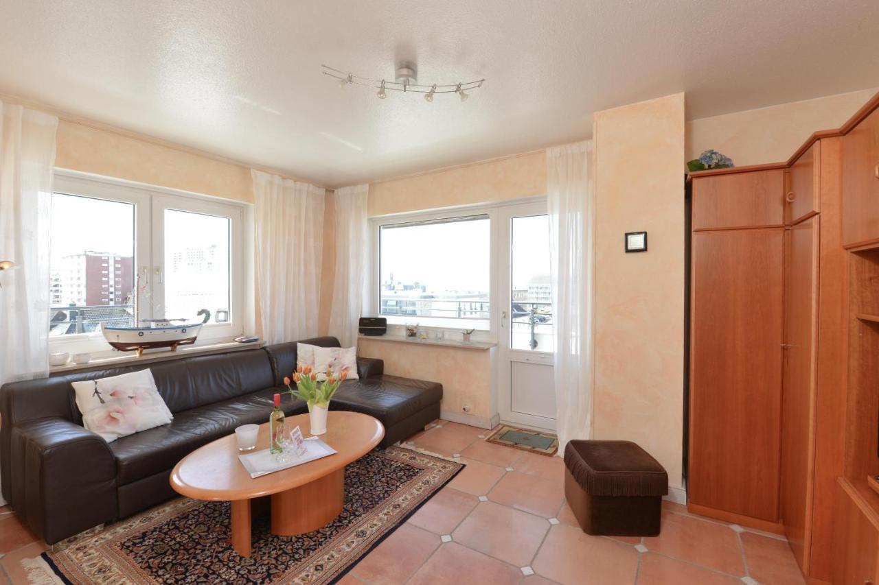 Lee Apartment *